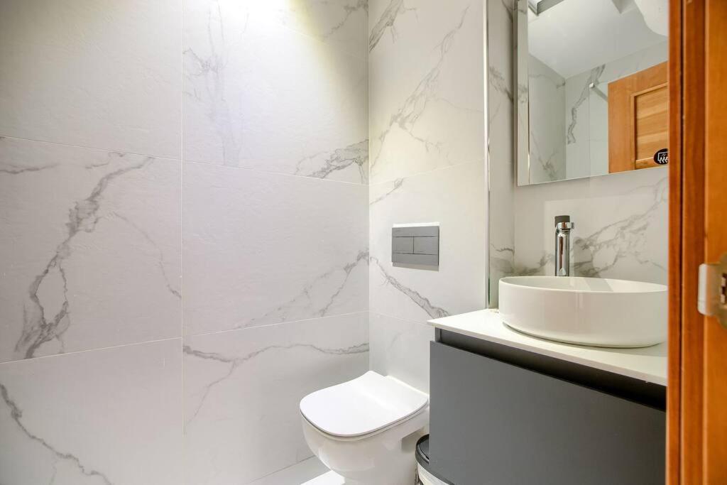 Apartment In The Center Of Madrid-Comenda-1-I Bagian luar foto